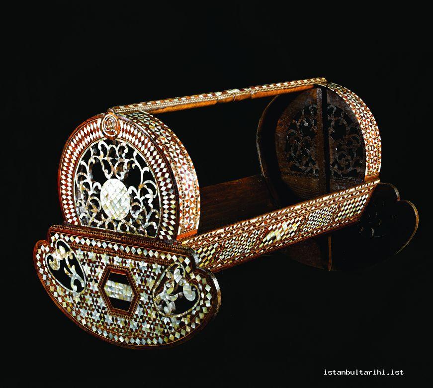 20- Şehzade beşiği (TSM, nr. 8/912)